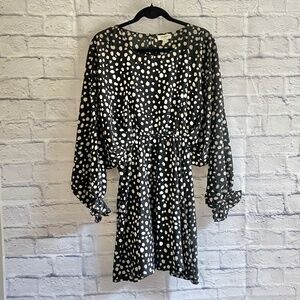 UMGEE BLACK & WHITE LONG ELASTIC WAIST TOP